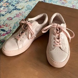 Women’s Greats leather tennis sneaker size 9